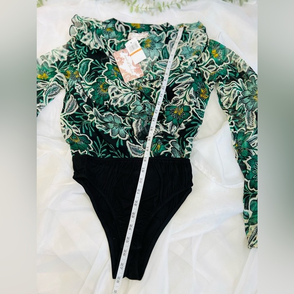 Band Of The Free THE BONNIE EMERALD FLORAL LONG SLEEVE BODYSUIT Size Small - Picture 7 of 10